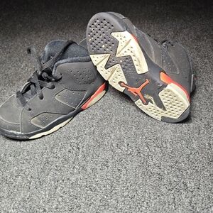 Nike Air Jordan 6 Retro Boys Size 9C Black Athletic Shoes Sneakers 384666-060